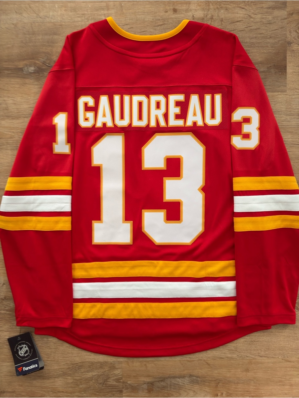 NWT Calgary Flames Johnny Gaudreau Jersey – Size M